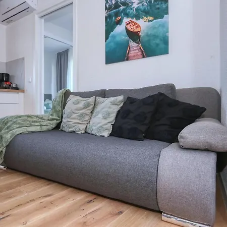 Apartment With Private Garden *
