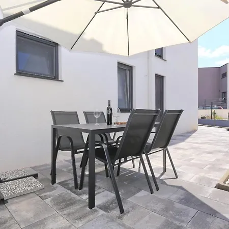 Apartment With Private Garden *