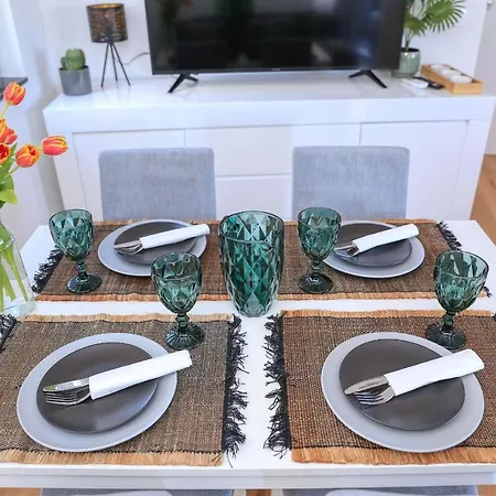 Apartment With Private Garden *