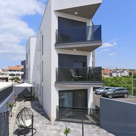 With Private Garden Apartment Zadar