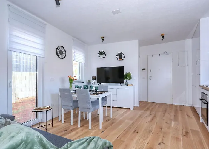 Apartment With Private Garden