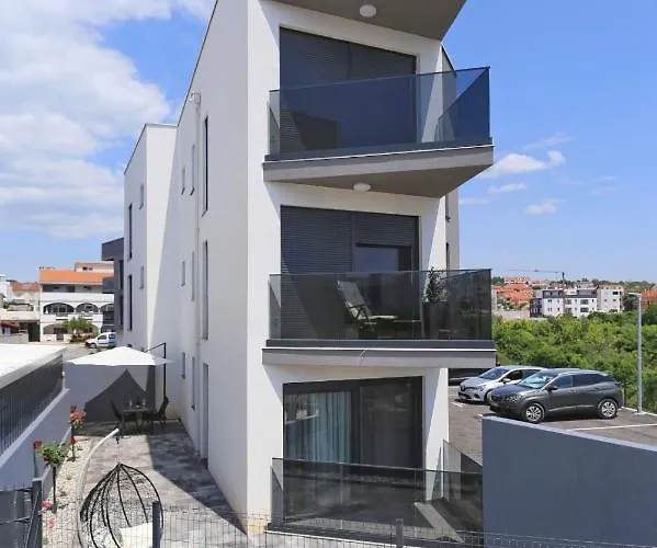With Private Garden Apartment Zadar